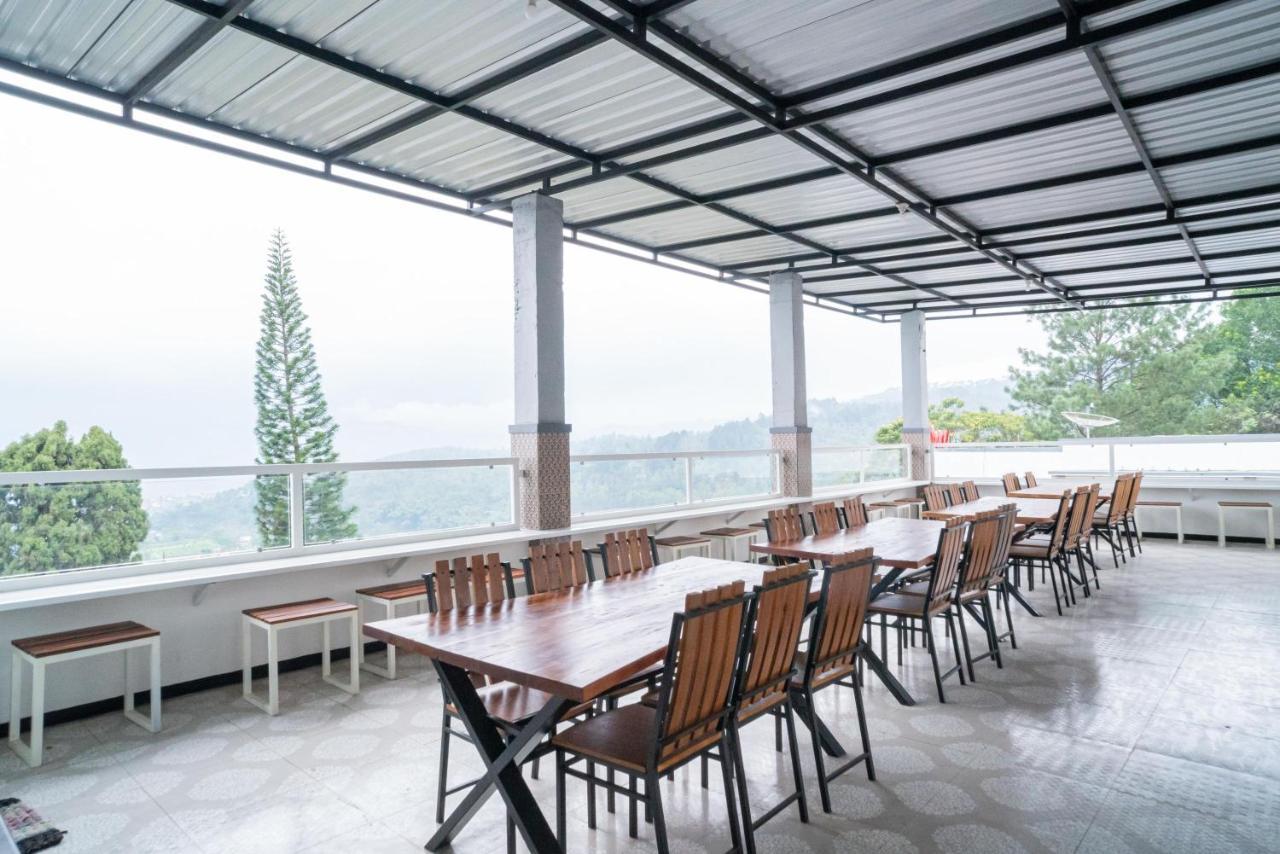 Sans Hotel Queen Batu Sumber Brantas Extérieur photo